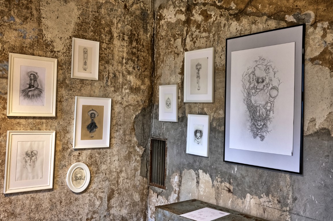 Zeichungen von Vavje Plastik Stefan Bassir,  Foto: Steffen Segner